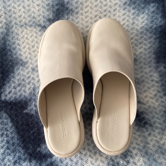 Everlane Puffa Clogs, size 10, cream - Picture 5 of 5
